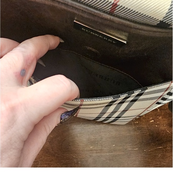 BURBERRY NOVA CHECK and BROWN LEATHER CROSSBODY. - Picture 15 of 15